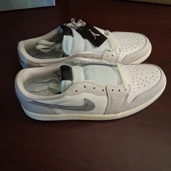 New Jordan 1 Retro Low OG Size 13 Year Of The Snake 2025 HF3144-100 New Year - Picture 9 of 11